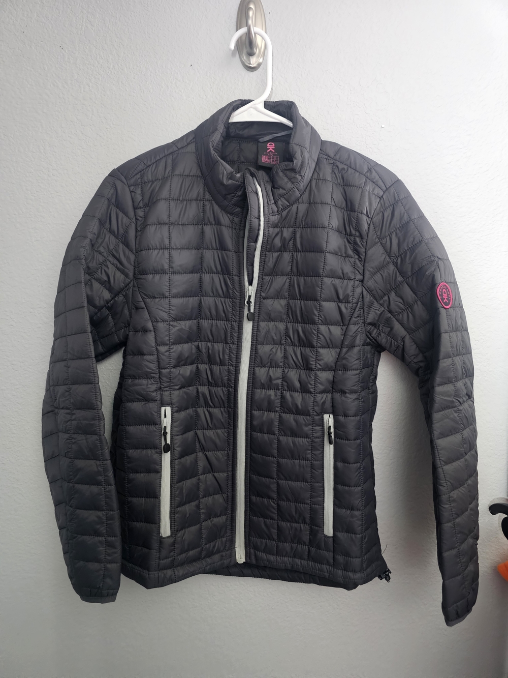 Women's Quilted Puffer Jacket - Dark Gray with Contrast Zippers